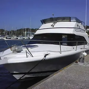  Bateau-hôtel Bateau A Quai De 2 Cabines